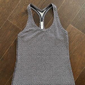 Lululemon Tank Top -Size 8- Black & White Pattern